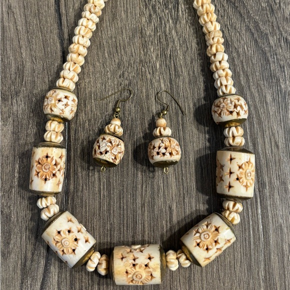 Vintage Bovine Bone Intricately Carved Chunky Beaded Necklace & Earrings - Picture 3 of 6